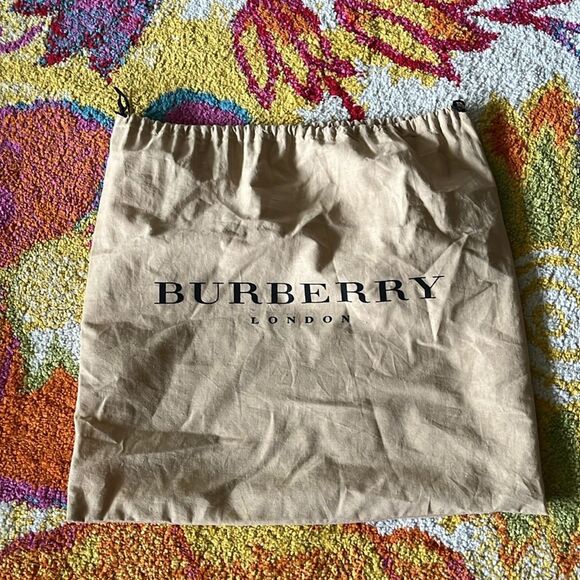 Burberry Black Leather Horn Toggle Small Tote Bag authentic - Picture 9 of 14